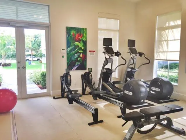 312 Bay Colony Drive N, #312