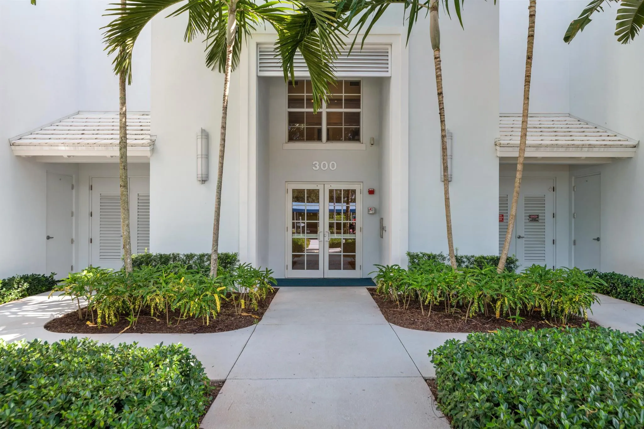 312 Bay Colony Drive N, #312