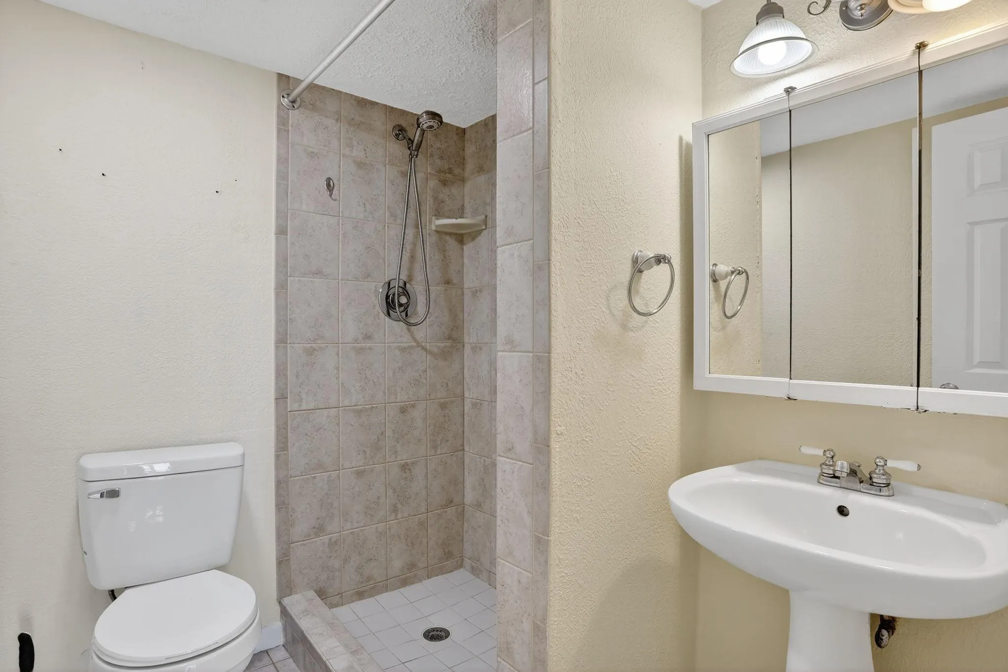 2870 NE 14th St Causeway, #104c