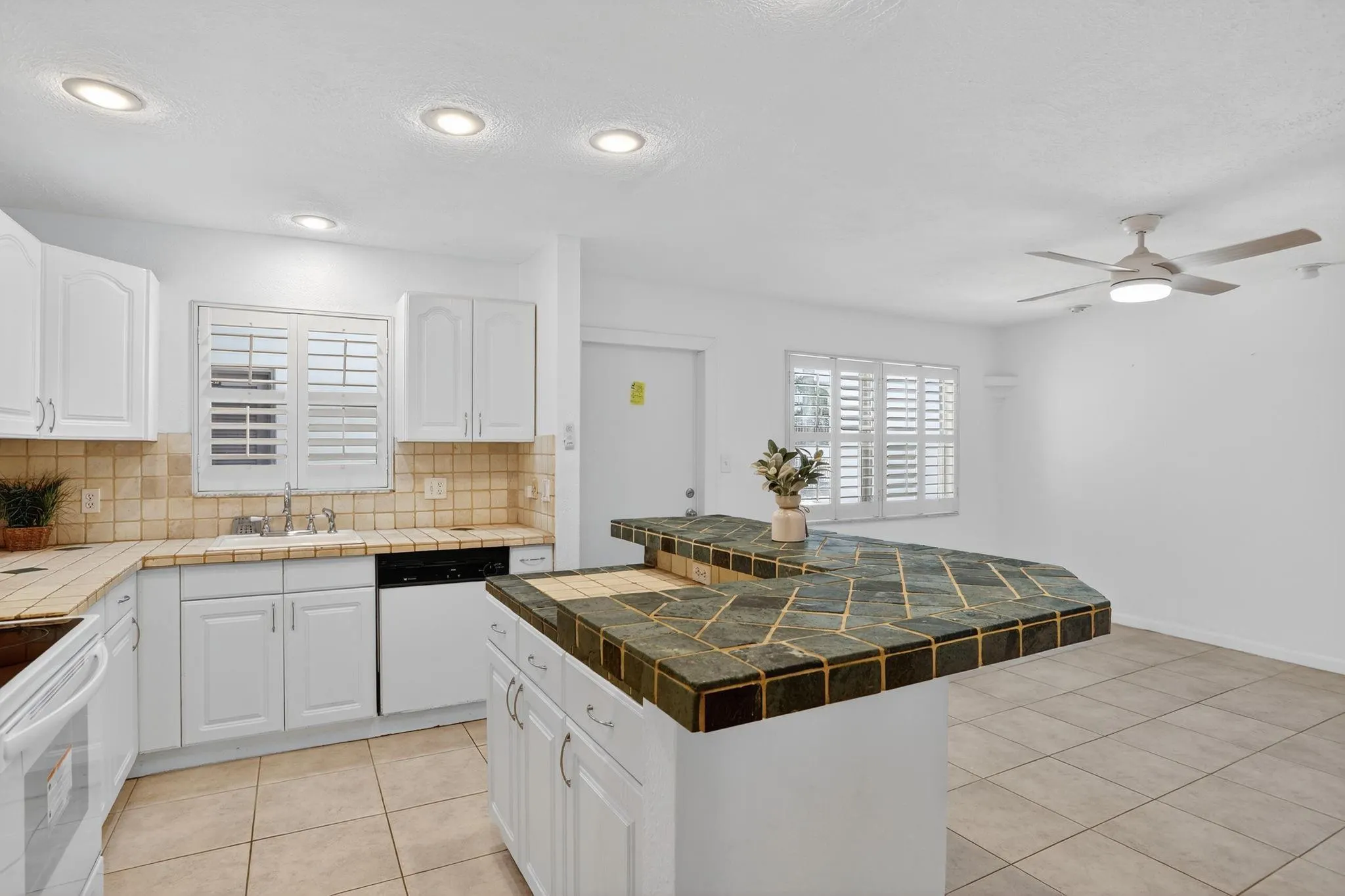 2870 NE 14th St Causeway, #104c