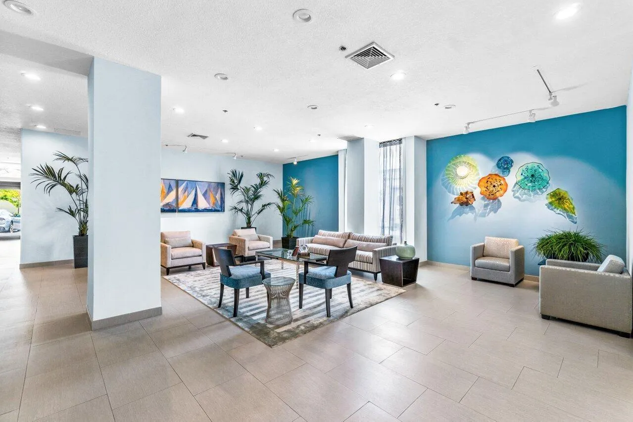 5540 N Ocean Drive, #1c