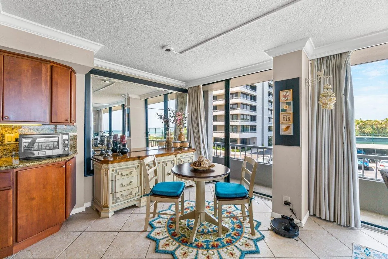 5540 N Ocean Drive, #1c