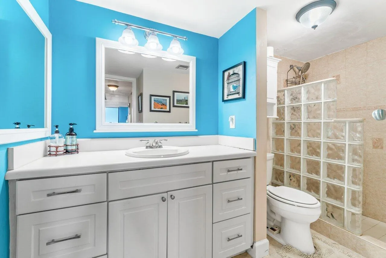 5540 N Ocean Drive, #1c