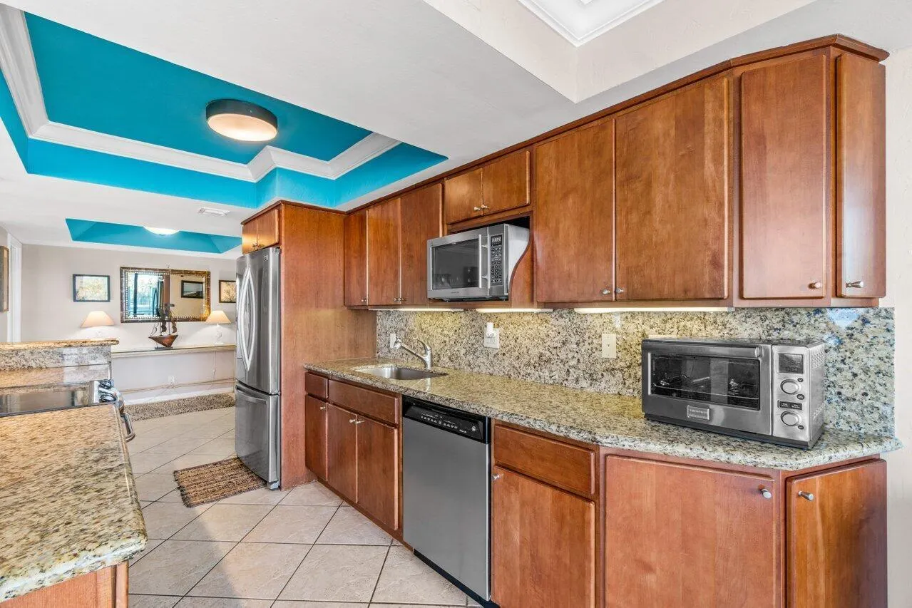 5540 N Ocean Drive, #1c