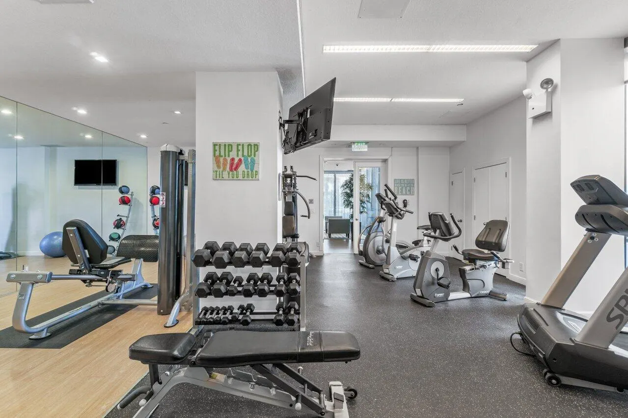 5540 N Ocean Drive, #1c