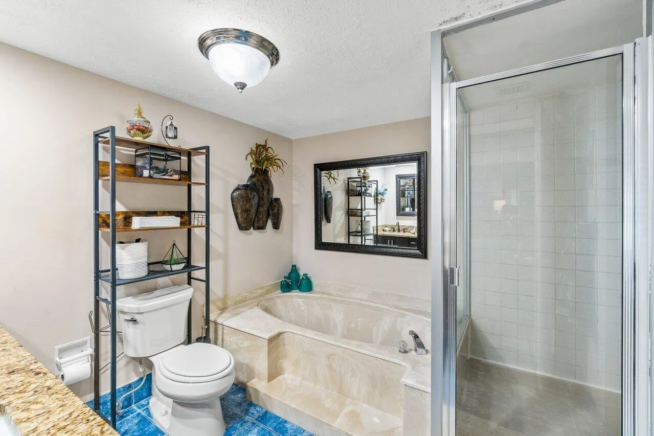 5540 N Ocean Drive, #1c