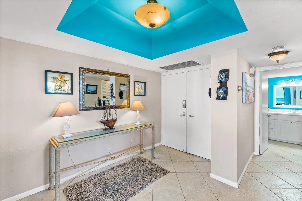 5540 N Ocean Drive, #1c