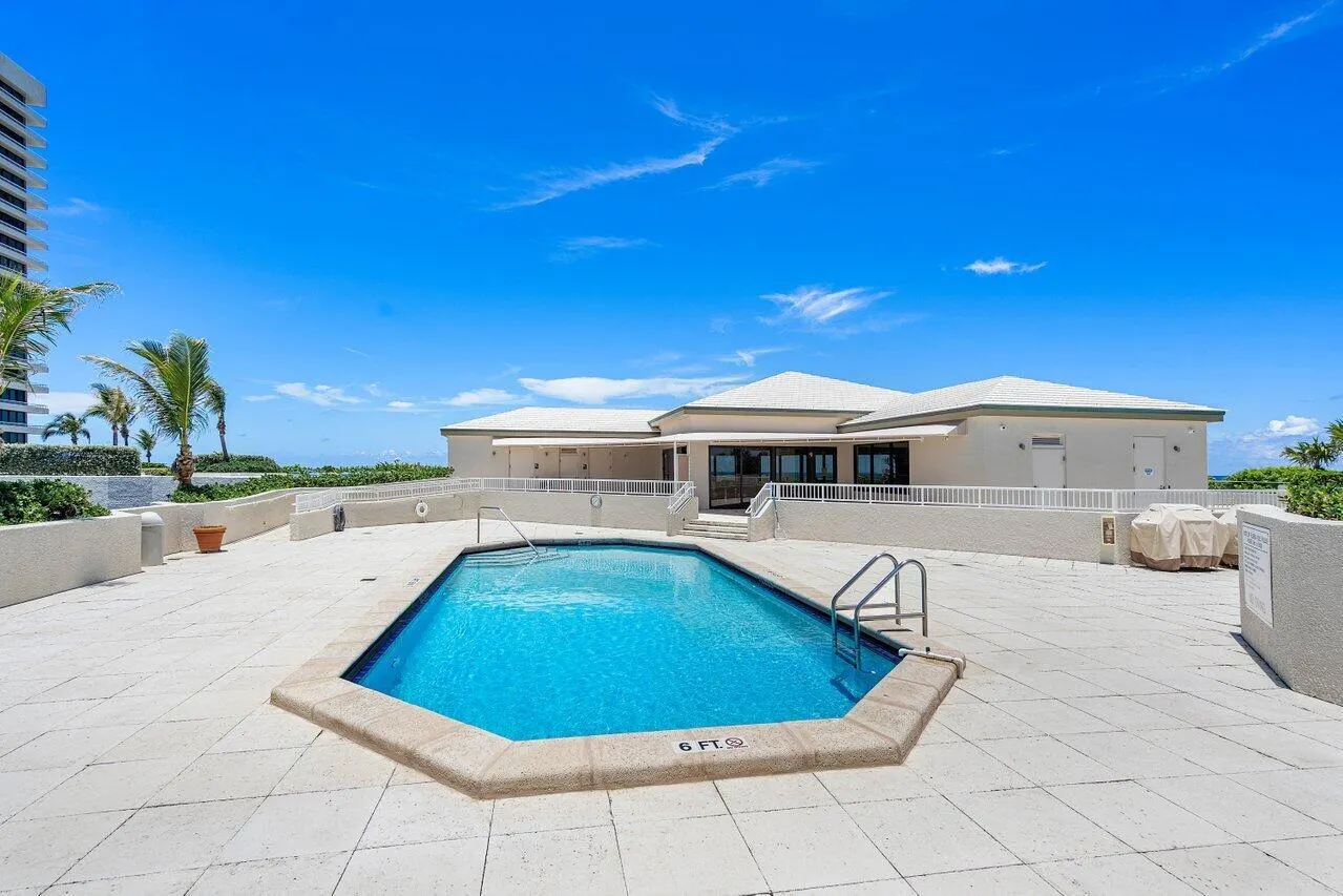 5540 N Ocean Drive, #1c