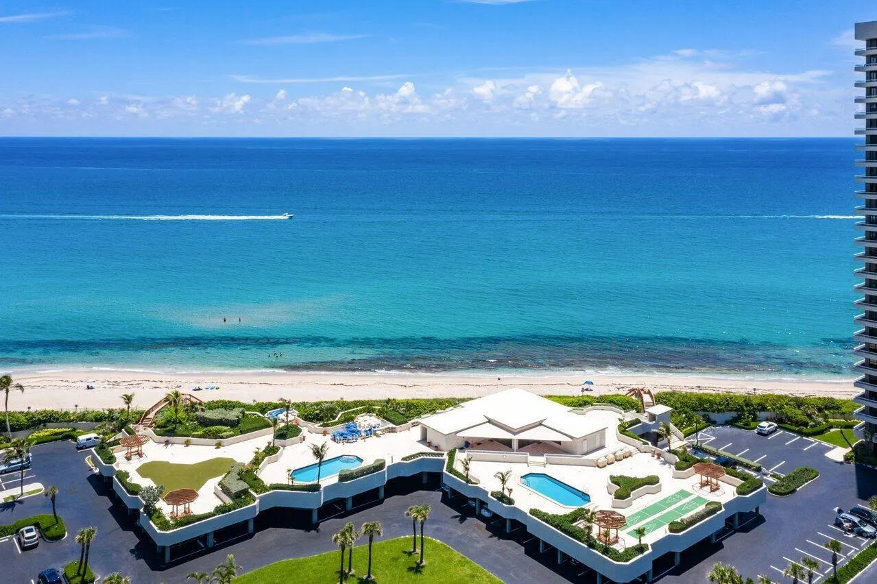 5540 N Ocean Drive, #1c
