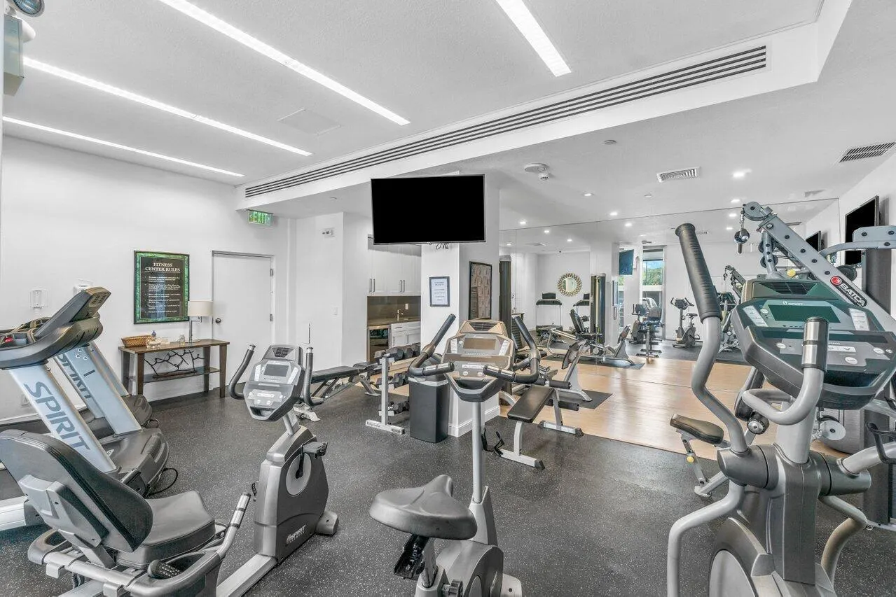 5540 N Ocean Drive, #1c