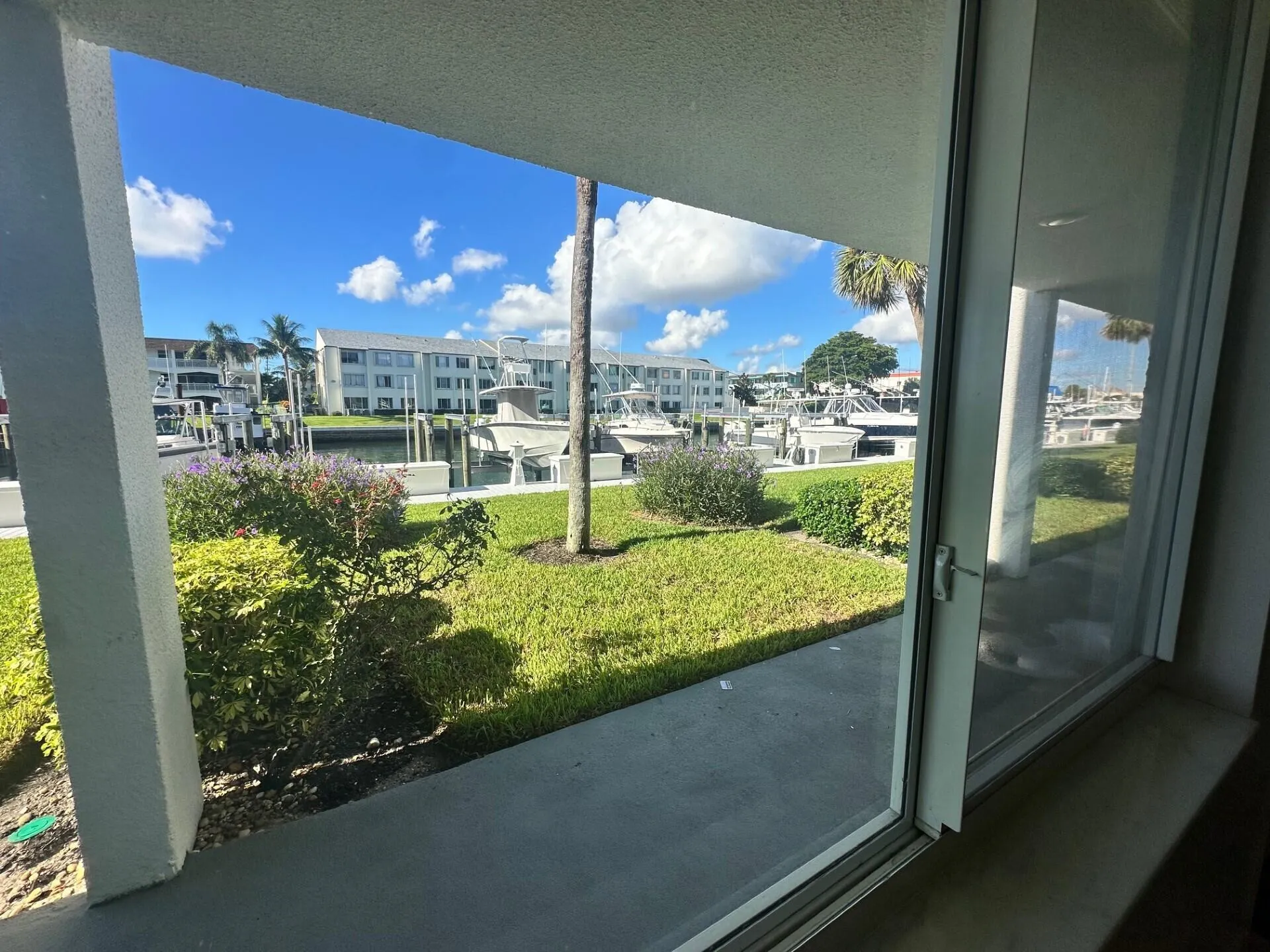 104 Paradise Harbour Boulevard, #112