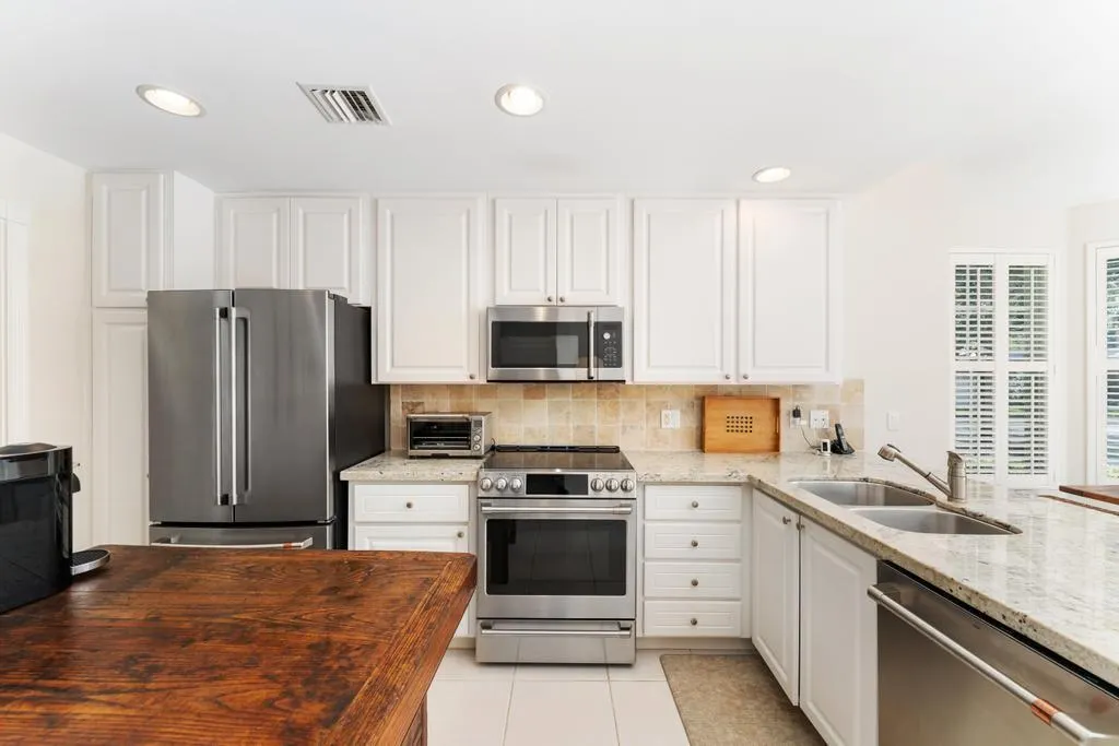 4103 Community Drive