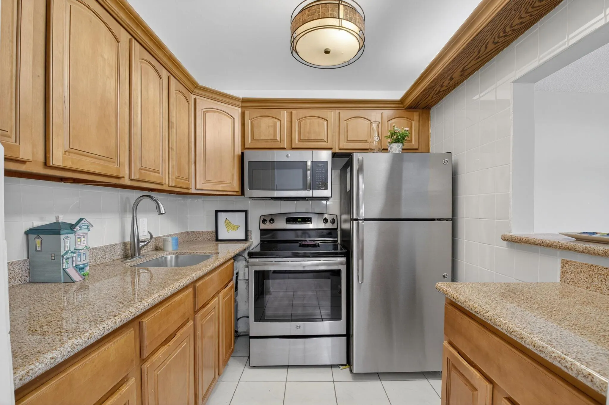 1037 Berkshire B