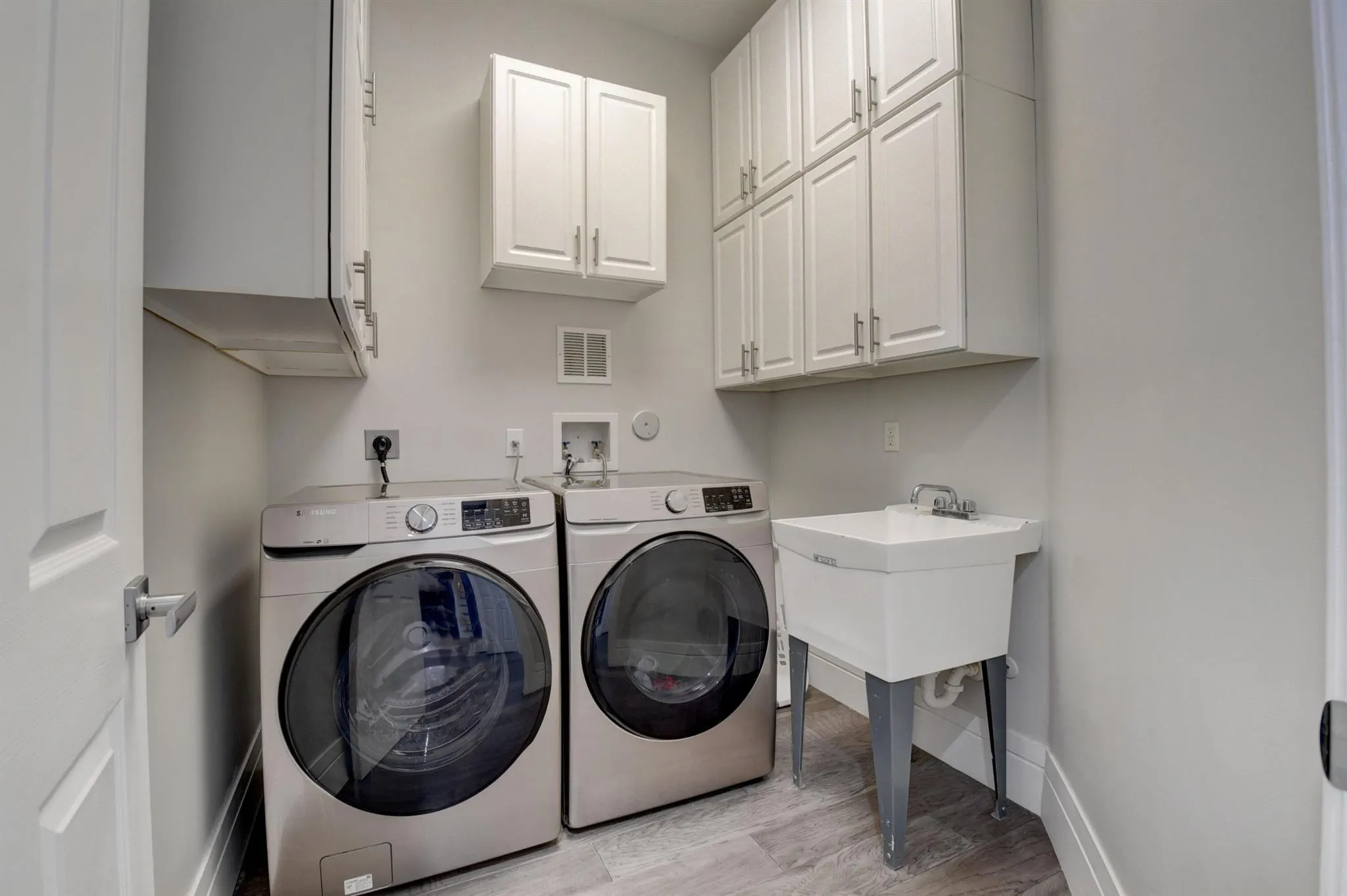 921 Osceola Drive, #4