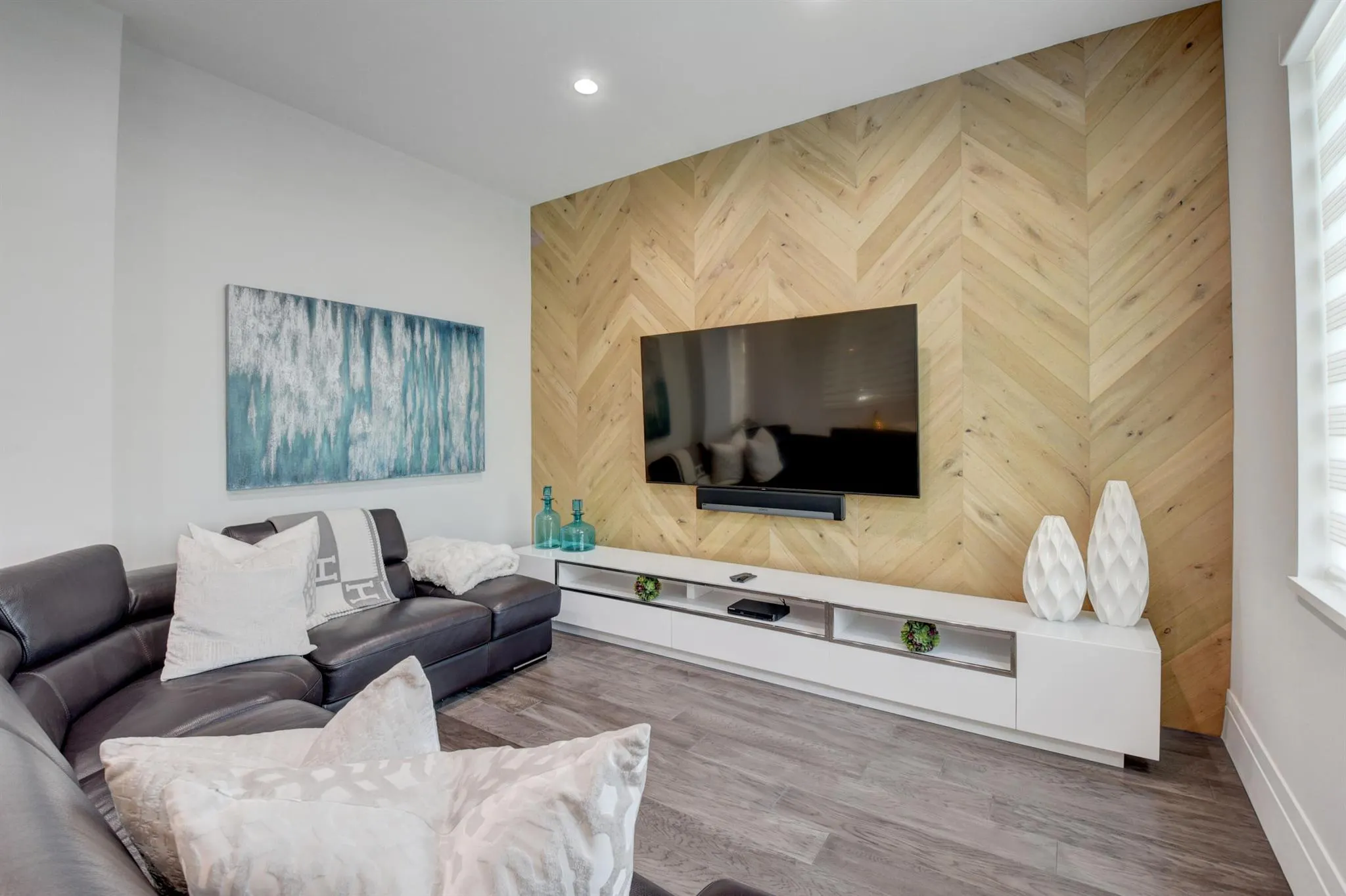 921 Osceola Drive, #4