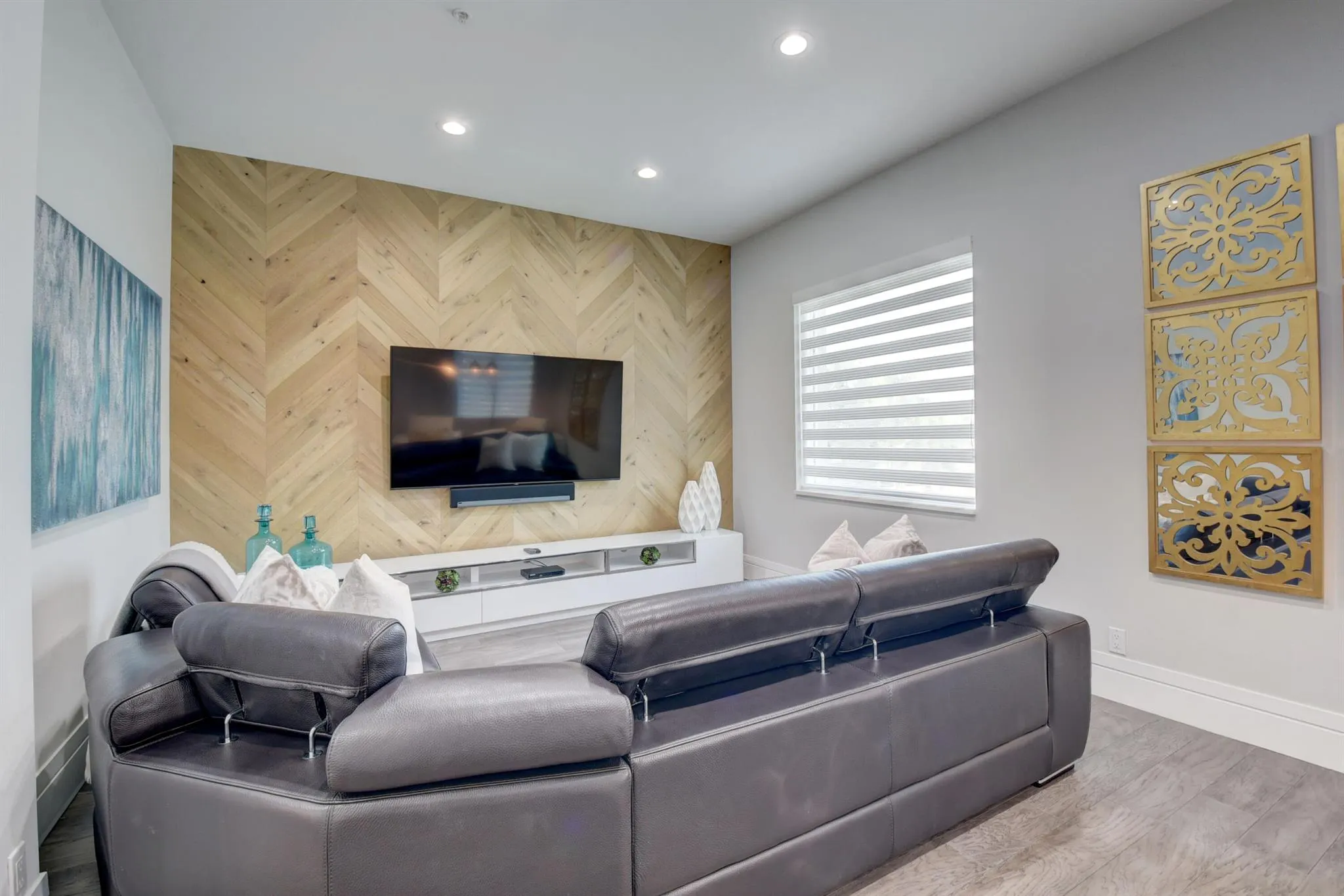 921 Osceola Drive, #4