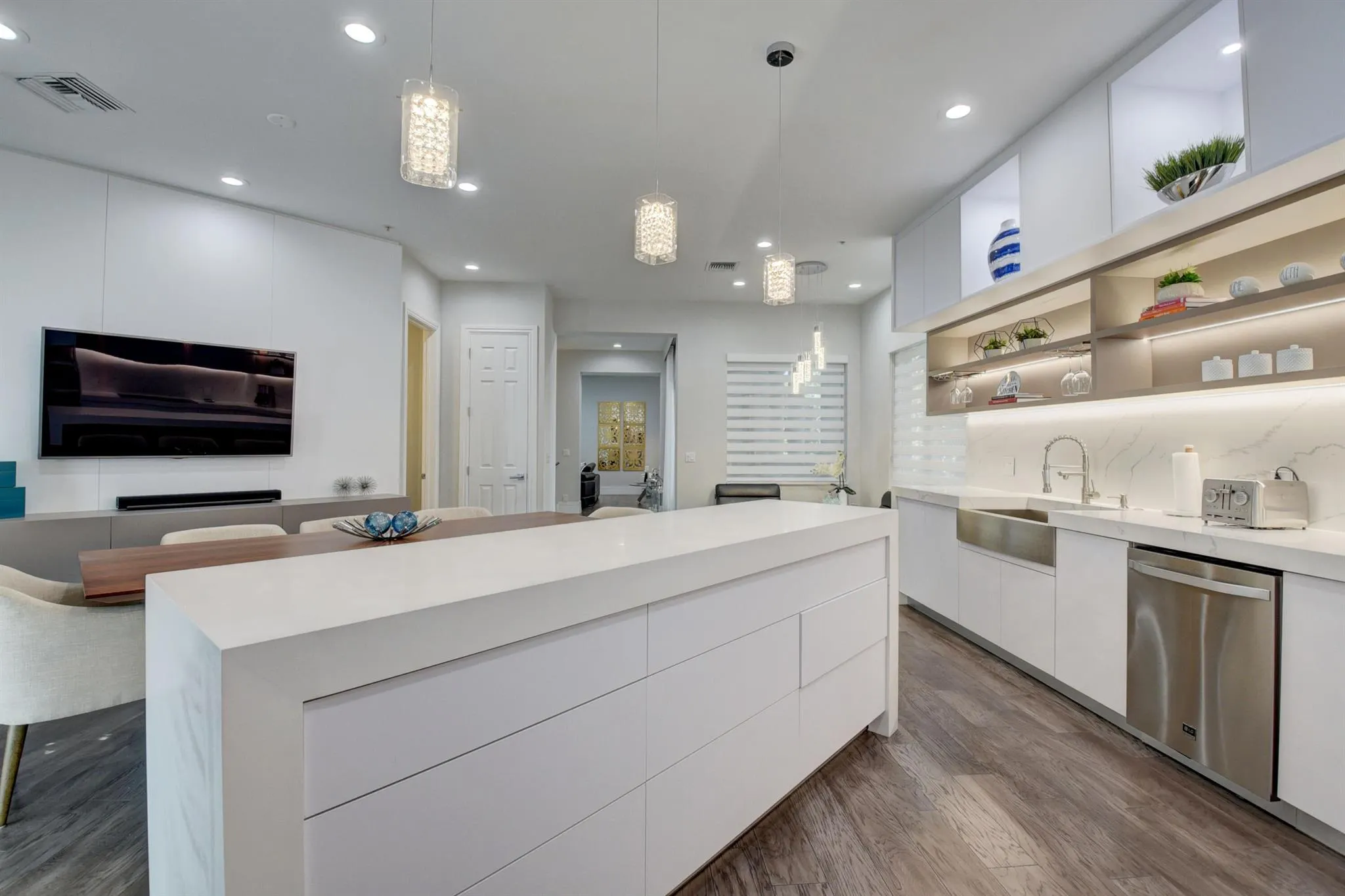 921 Osceola Drive, #4