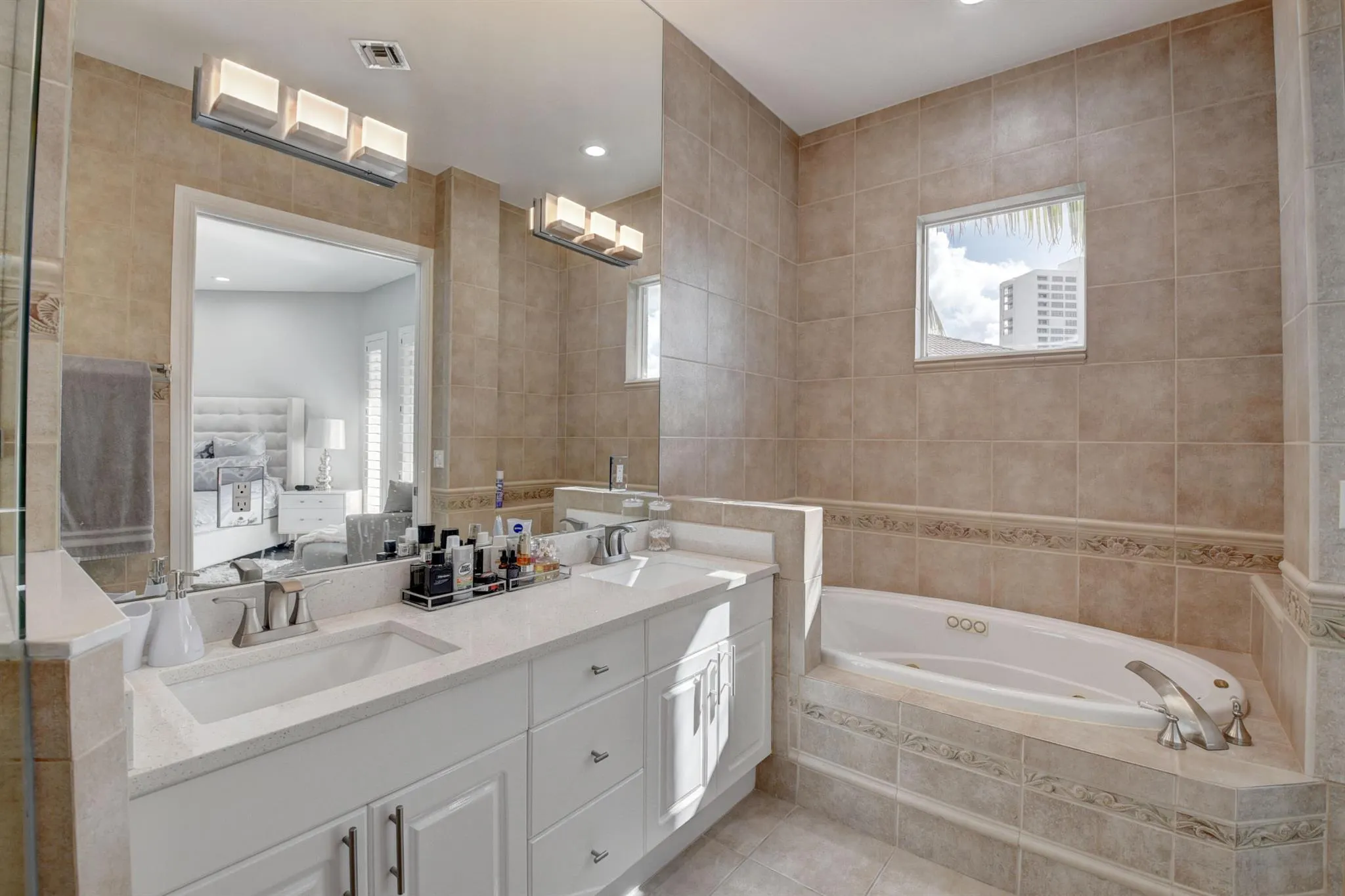 921 Osceola Drive, #4