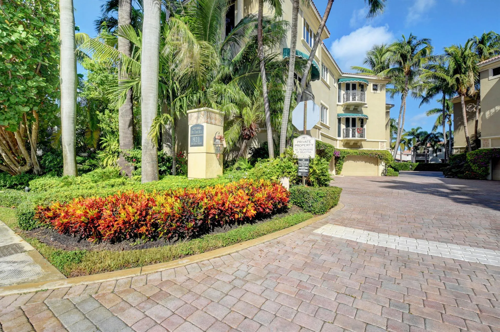 921 Osceola Drive, #4