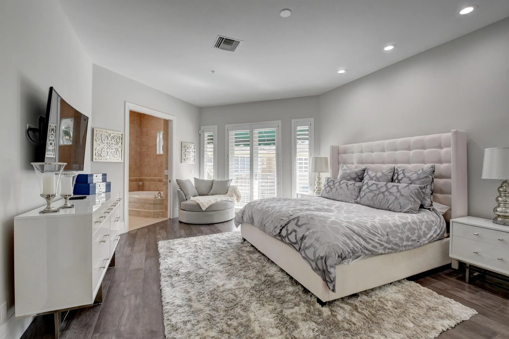 921 Osceola Drive, #4