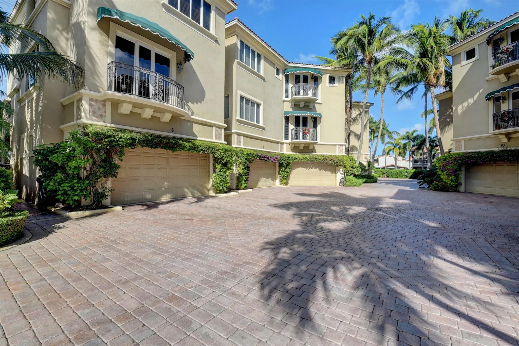 921 Osceola Drive, #4