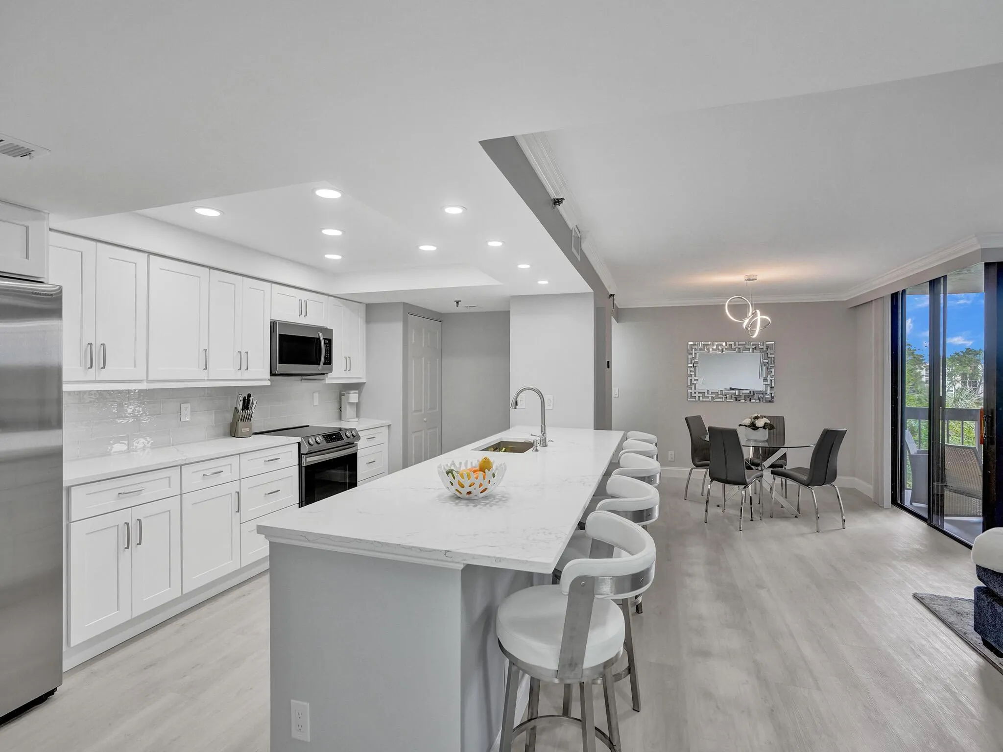 955 Egret Circle, #405
