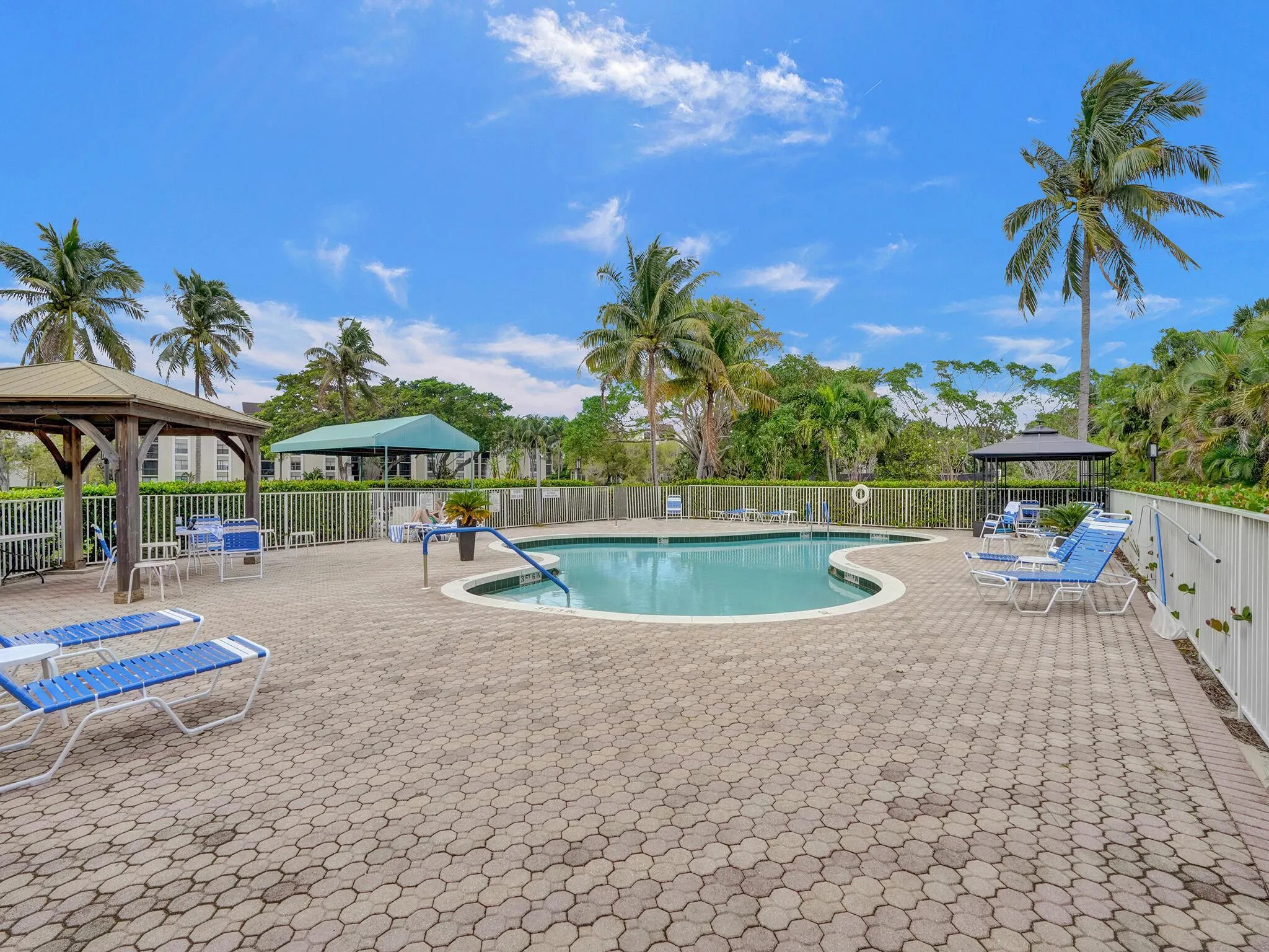 955 Egret Circle, #405