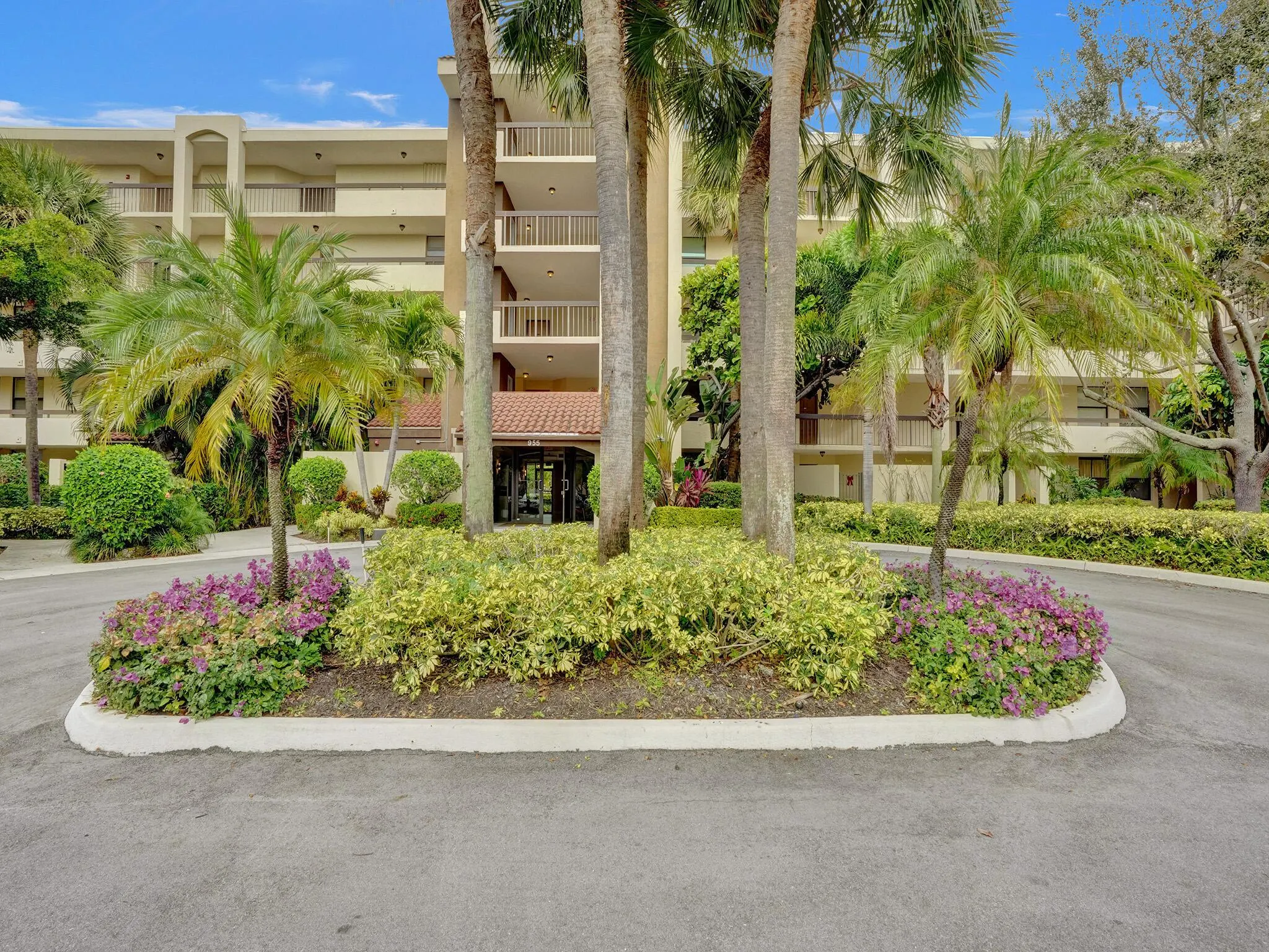 955 Egret Circle, #405