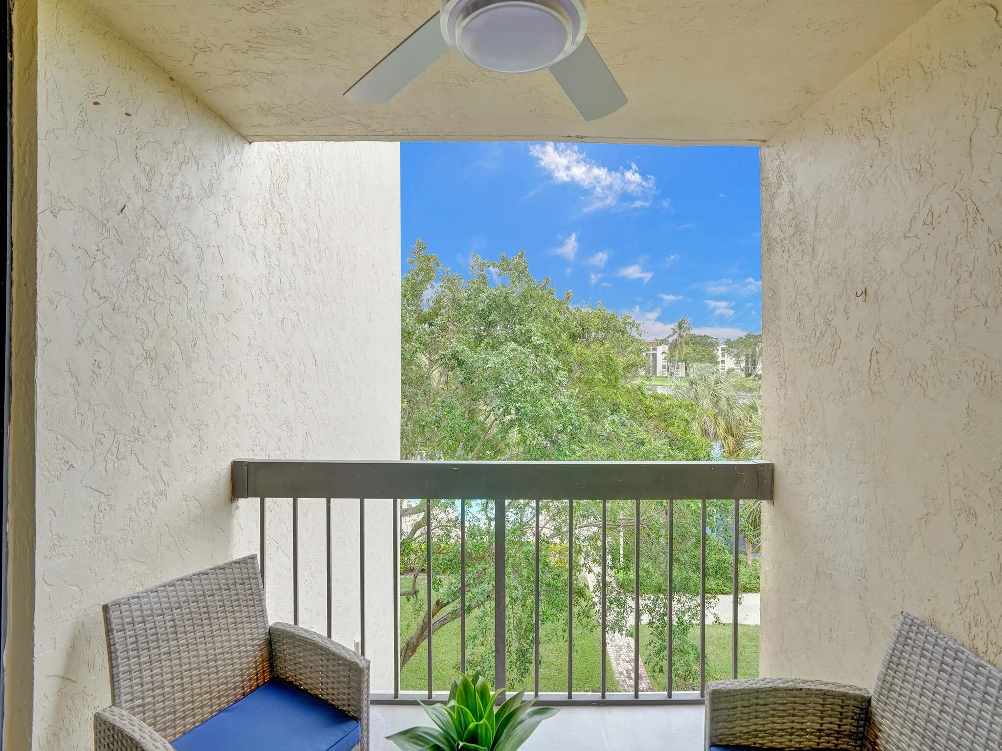 955 Egret Circle, #405