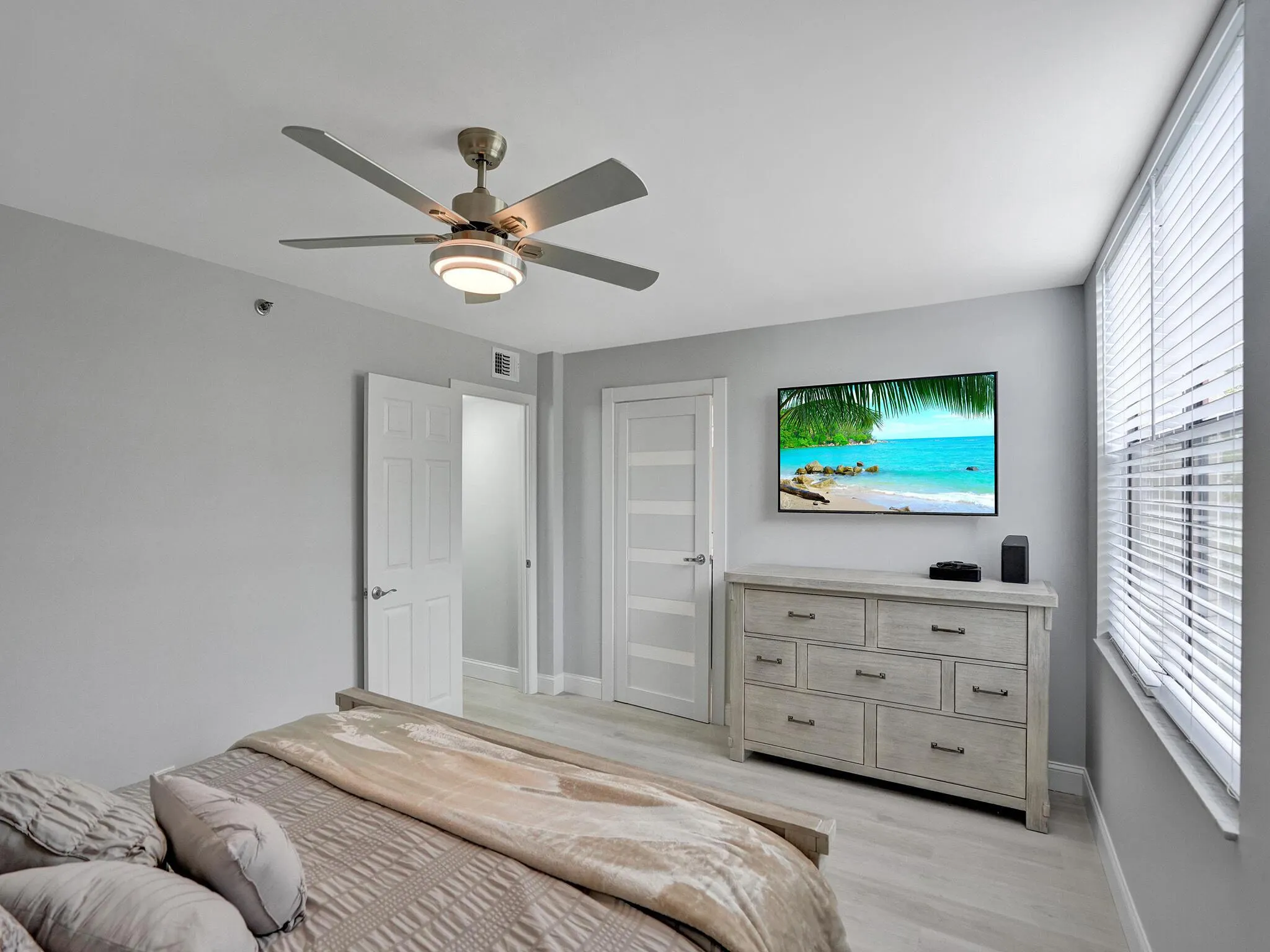 955 Egret Circle, #405