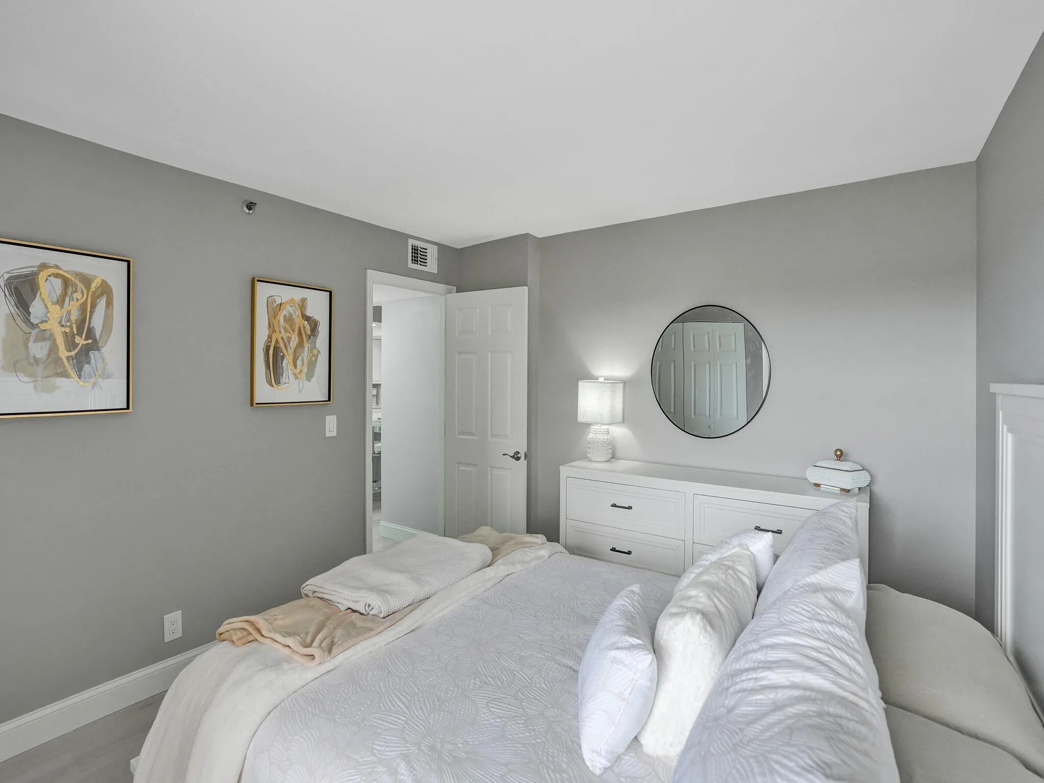 955 Egret Circle, #405