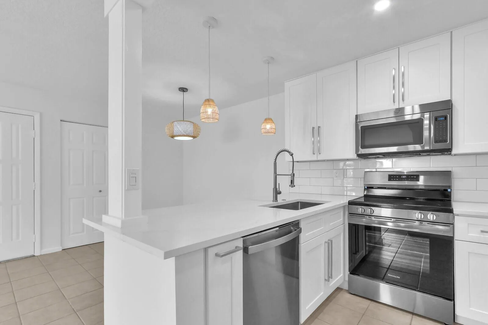 3402 Gardens East Drive, #16b