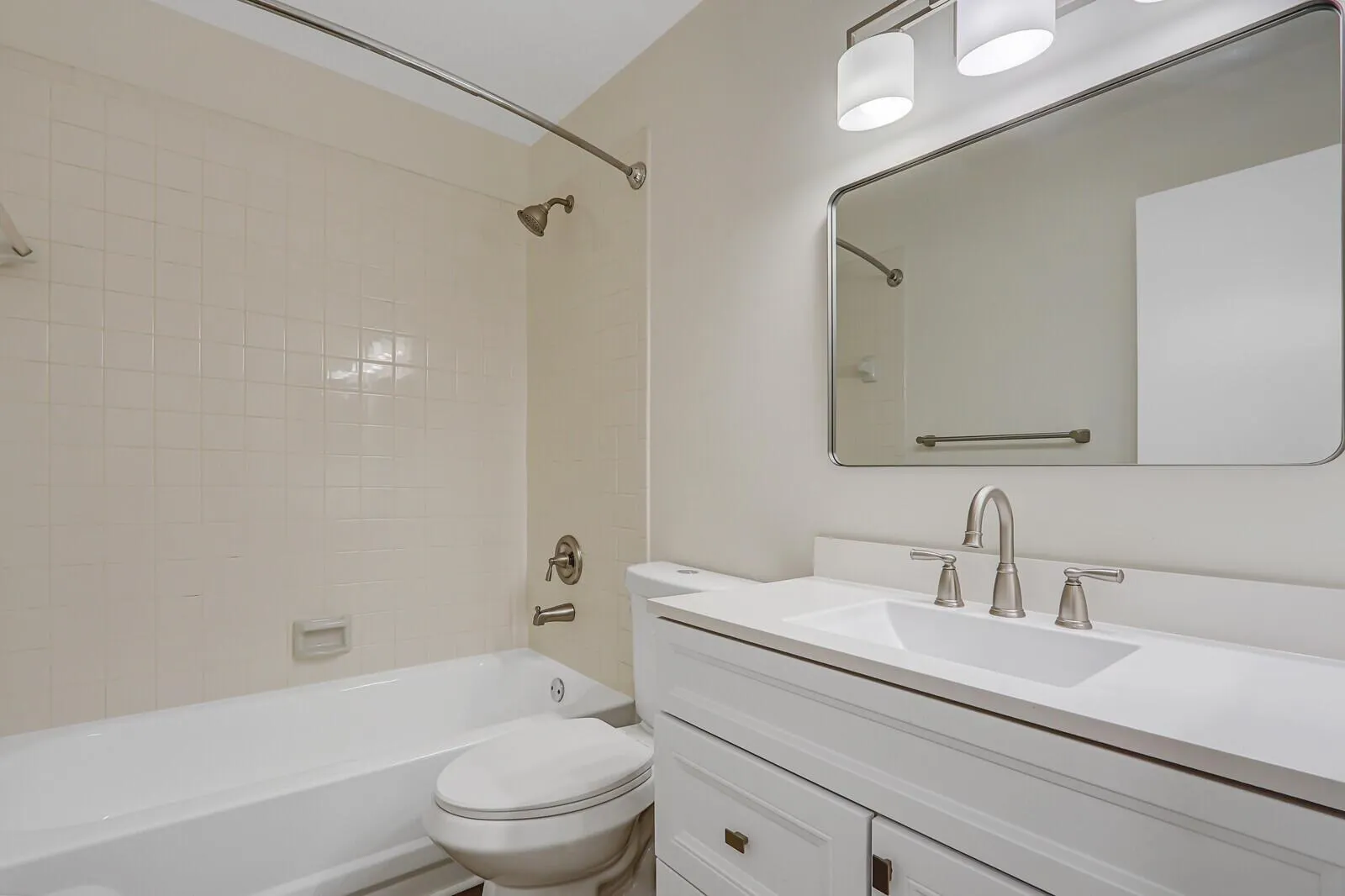3402 Gardens East Drive, #16b