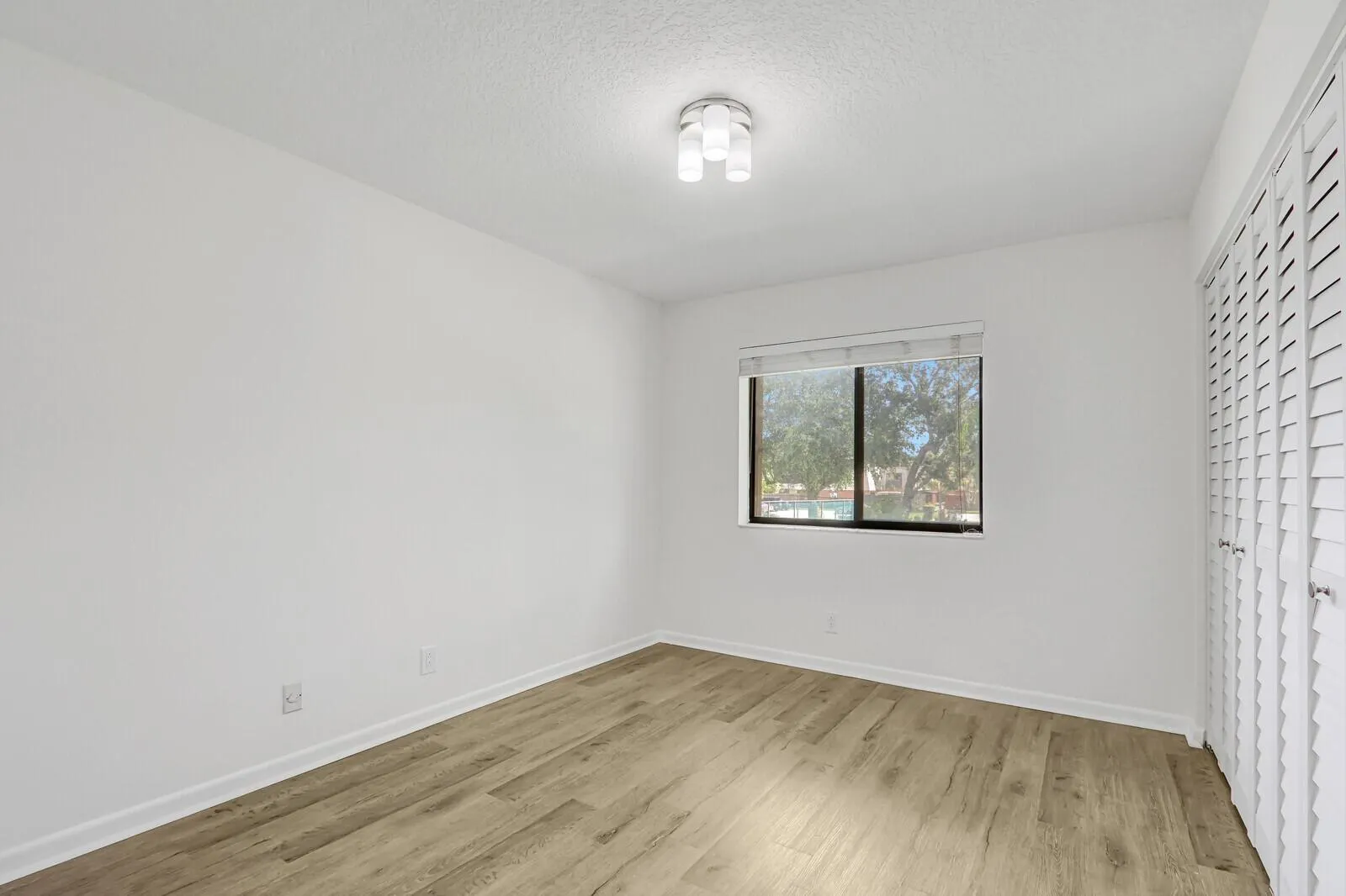 3402 Gardens East Drive, #16b