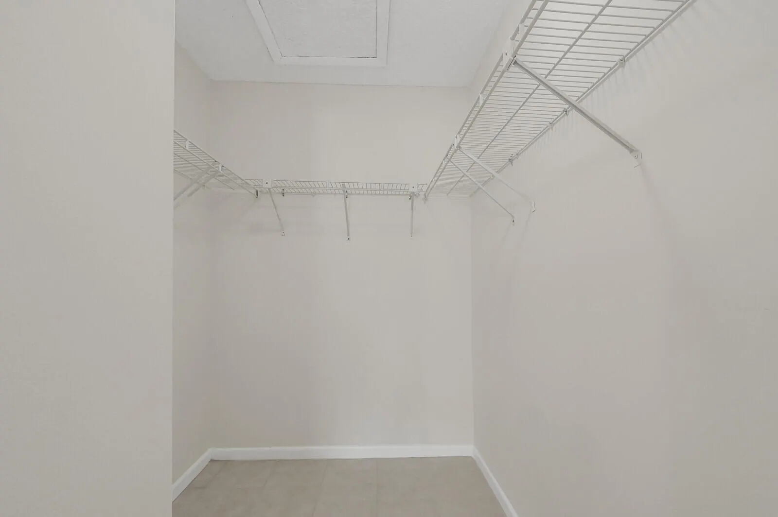 3402 Gardens East Drive, #16b