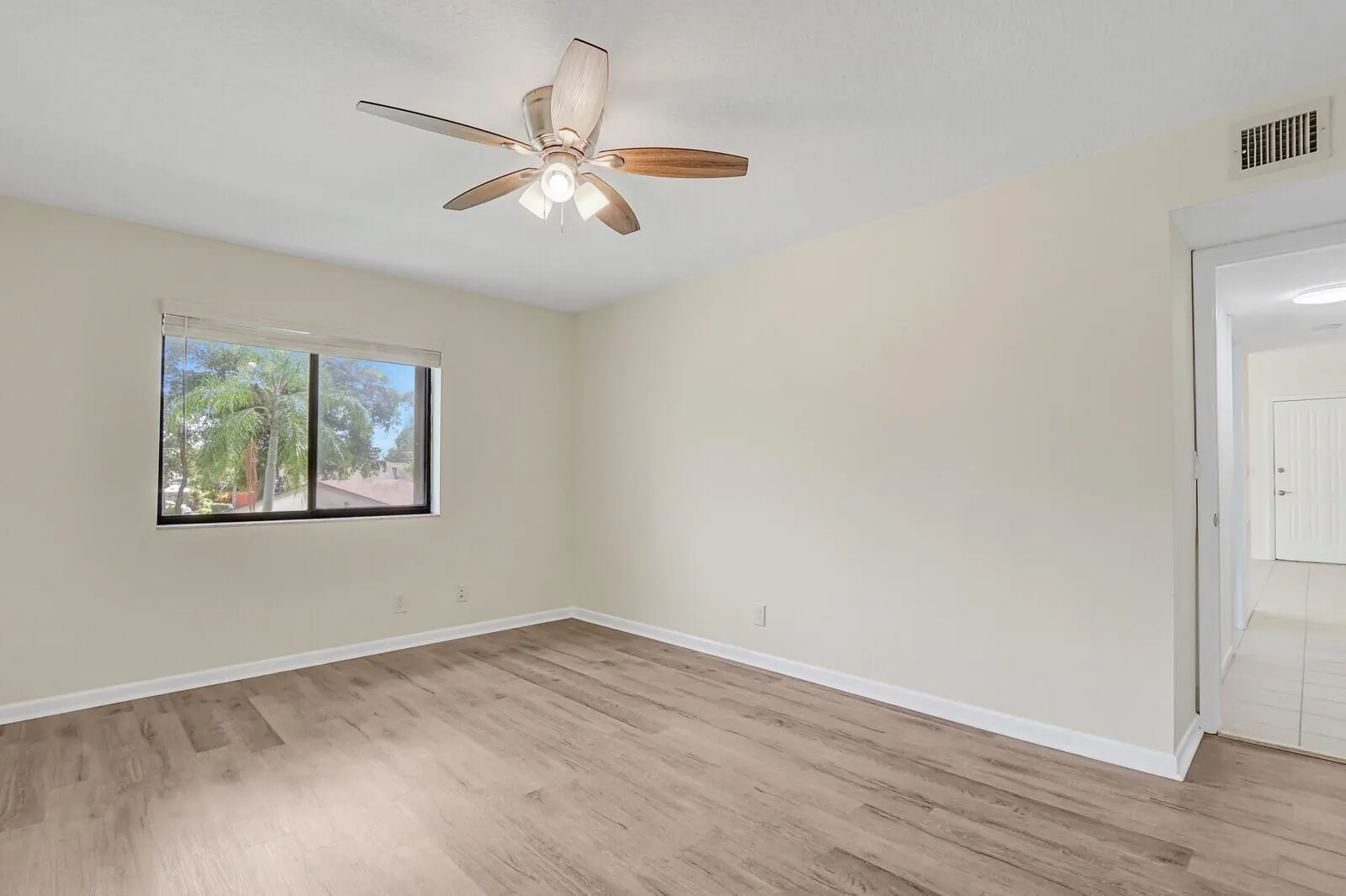 3402 Gardens East Drive, #16b