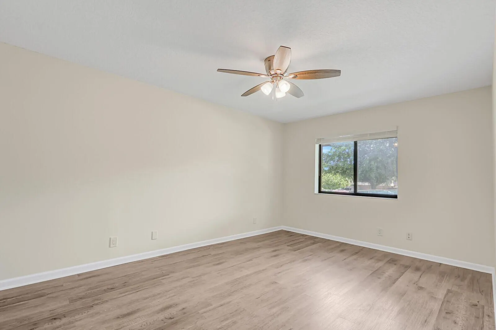 3402 Gardens East Drive, #16b