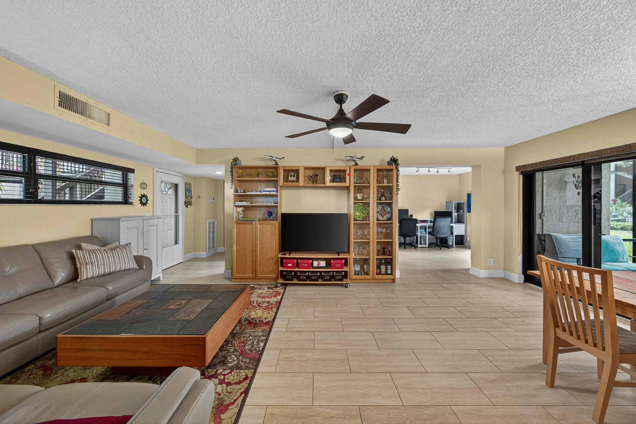 149 NW 70th 204a Street, #204a
