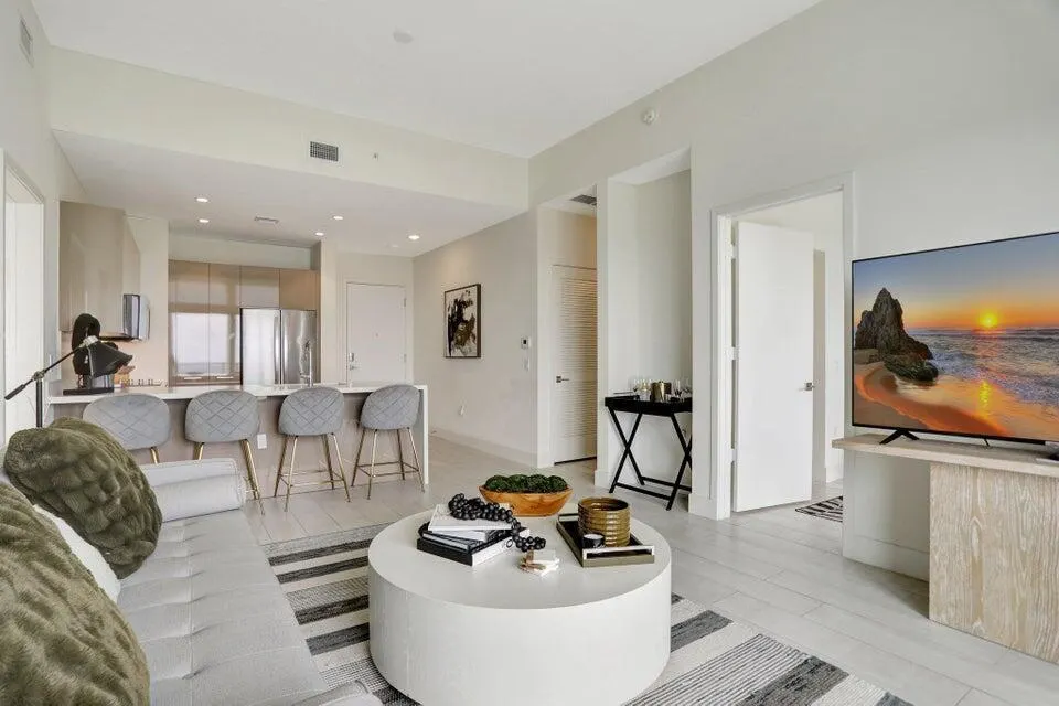 2000 Metropica Way, #2607