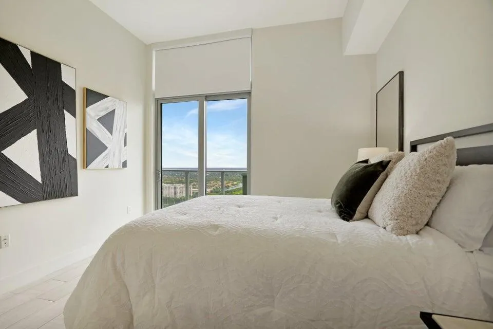 2000 Metropica Way, #2607