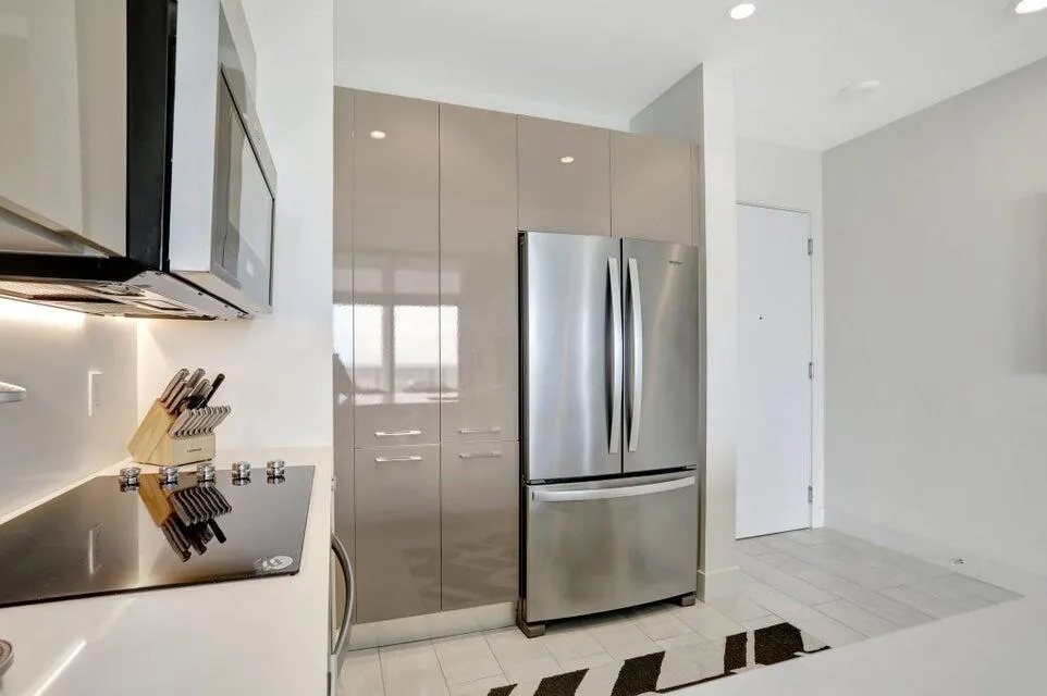 2000 Metropica Way, #2607