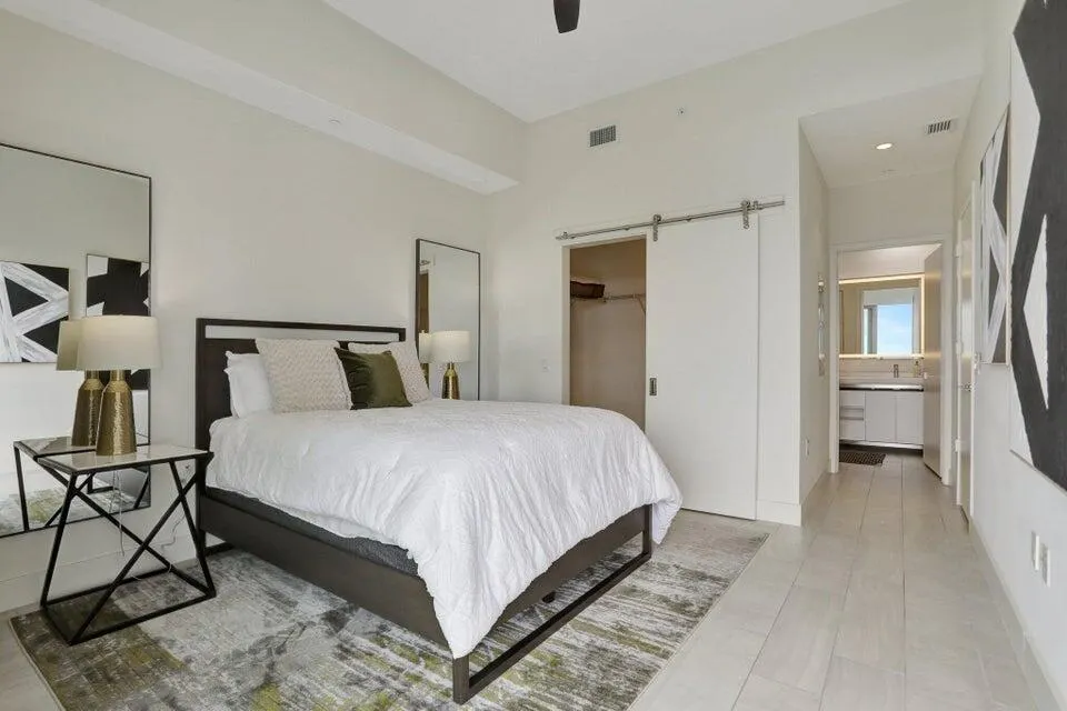 2000 Metropica Way, #2607