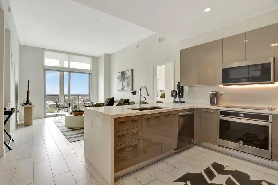 2000 Metropica Way, #2607