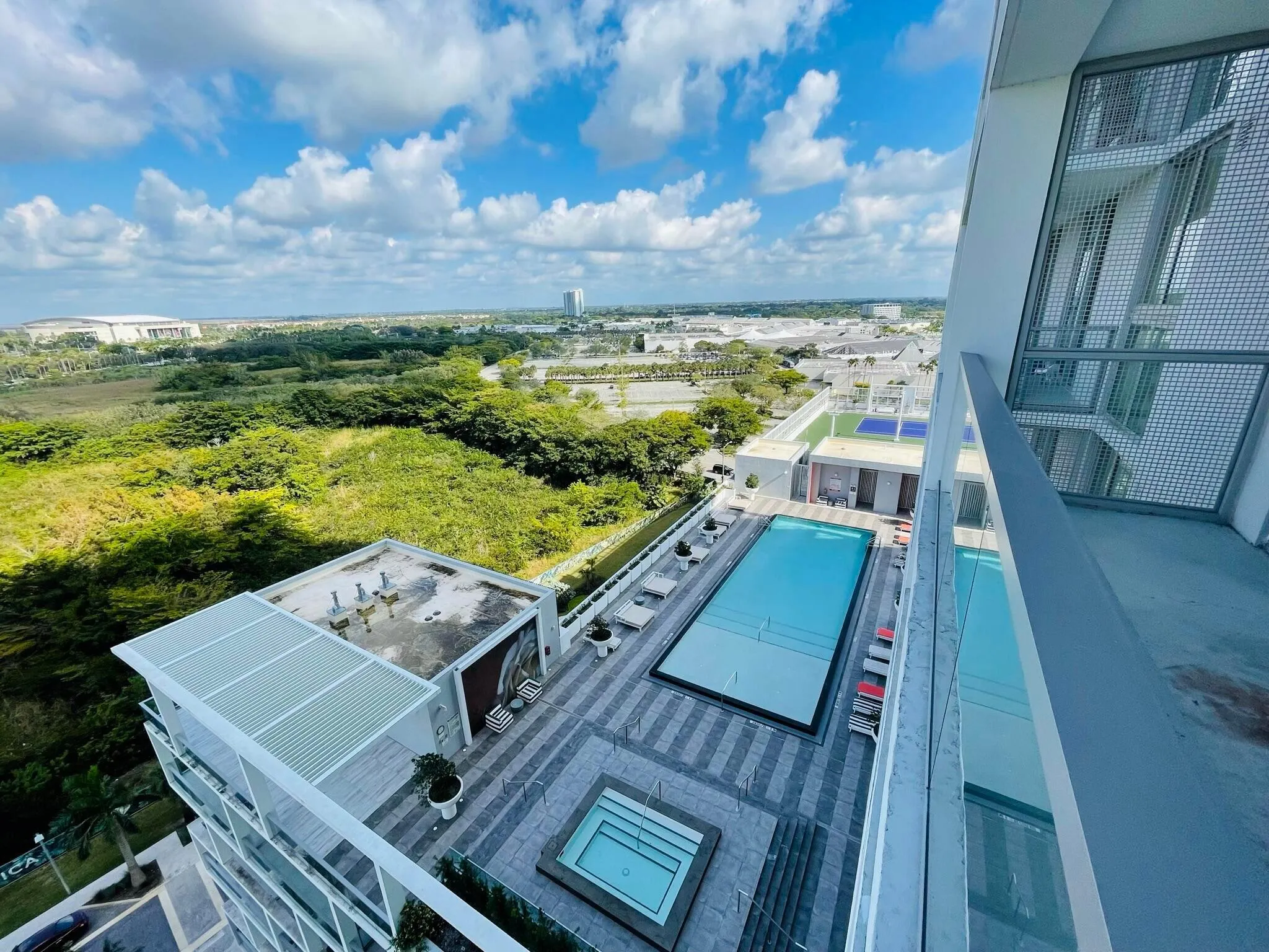2000 Metropica Way, #2607