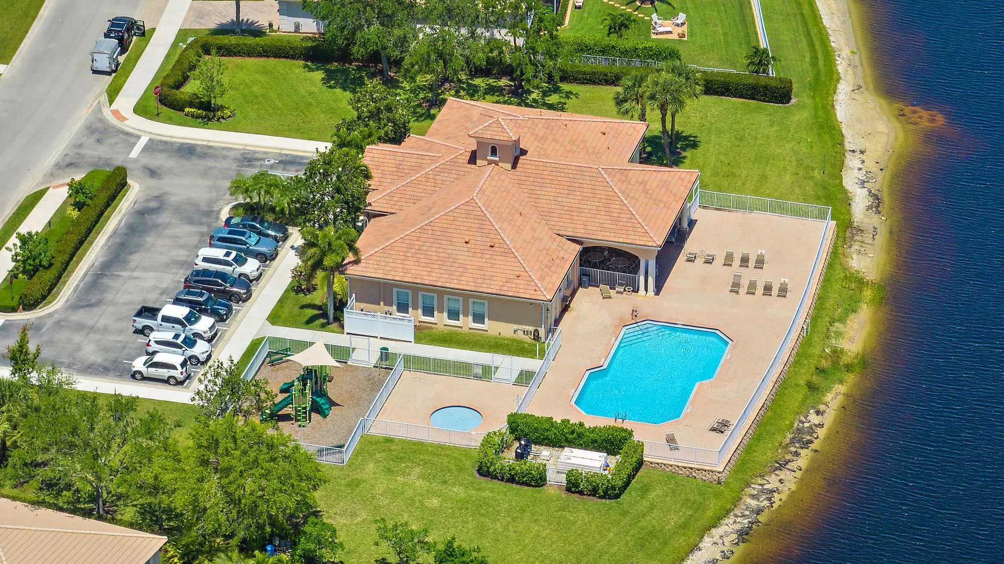 1257 SE Illusion Isle Way