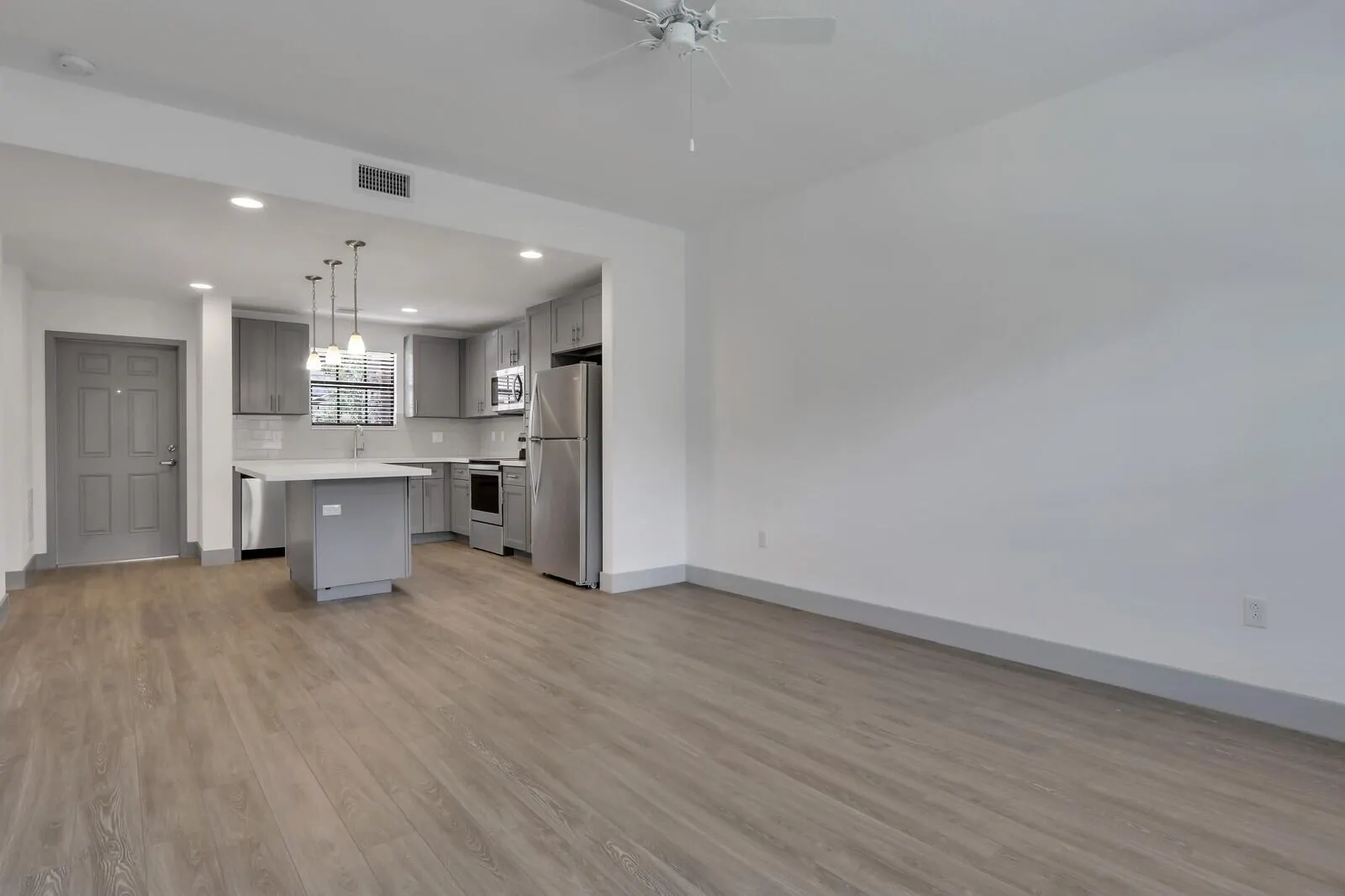 630 NE 14th Court, #102