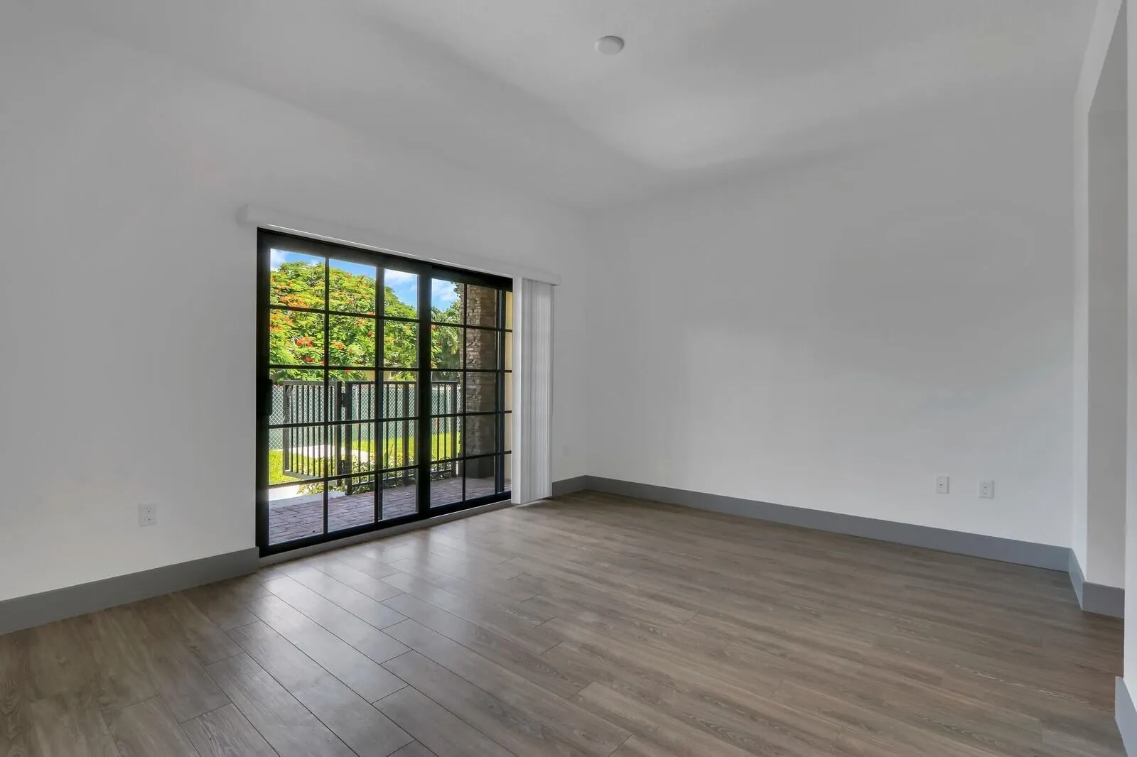 630 NE 14th Court, #102