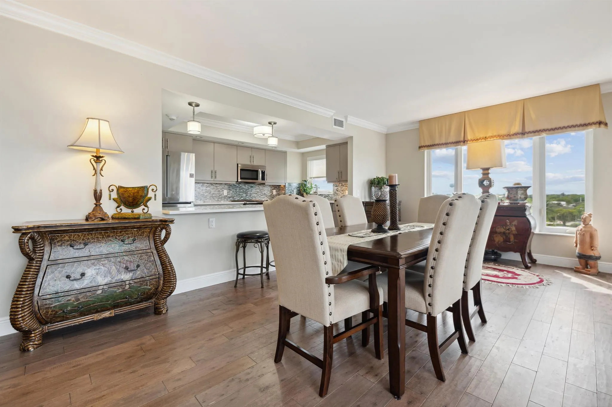 555 SE 6th Avenue, #7h