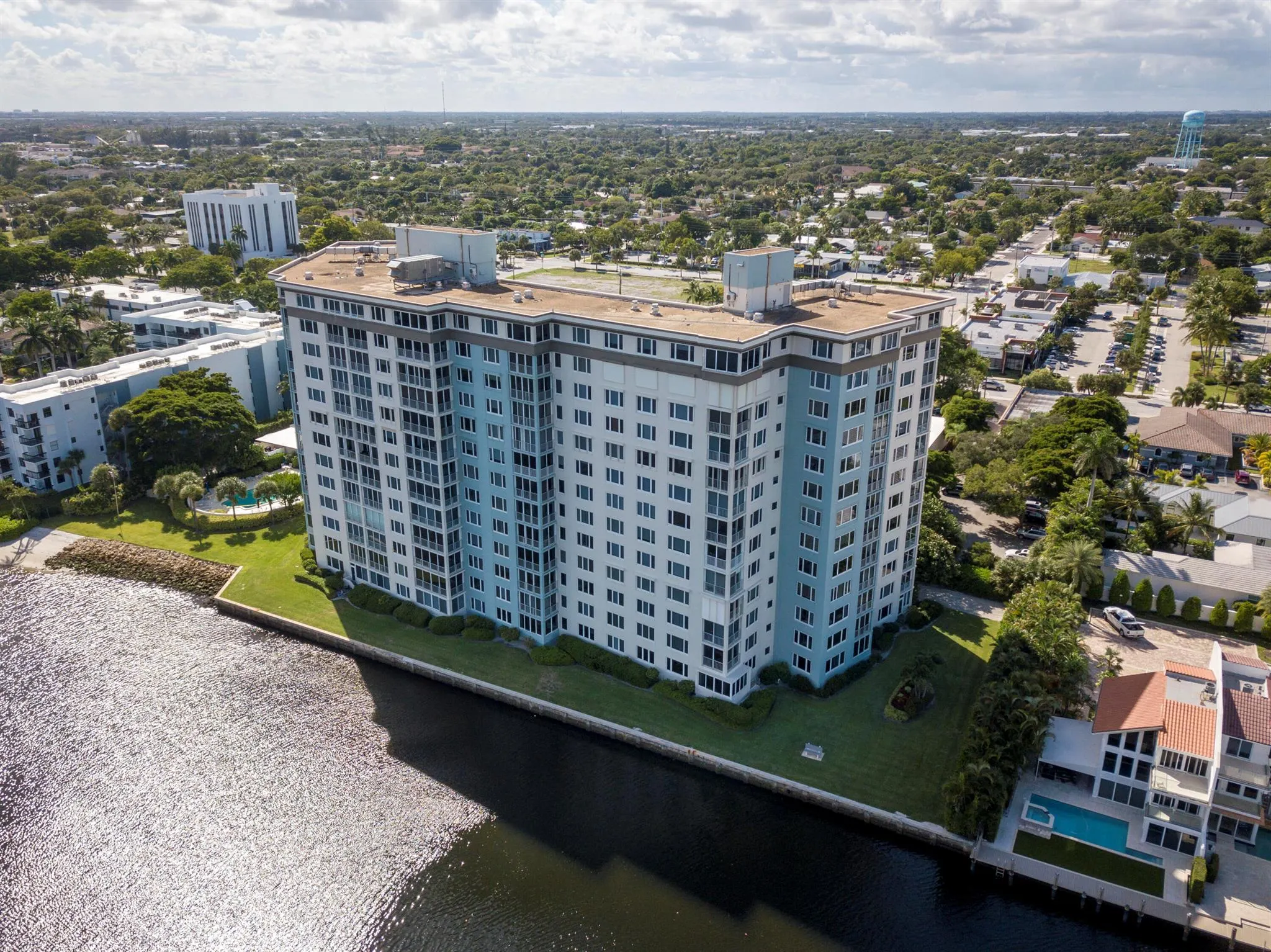 555 SE 6th Avenue, #7h