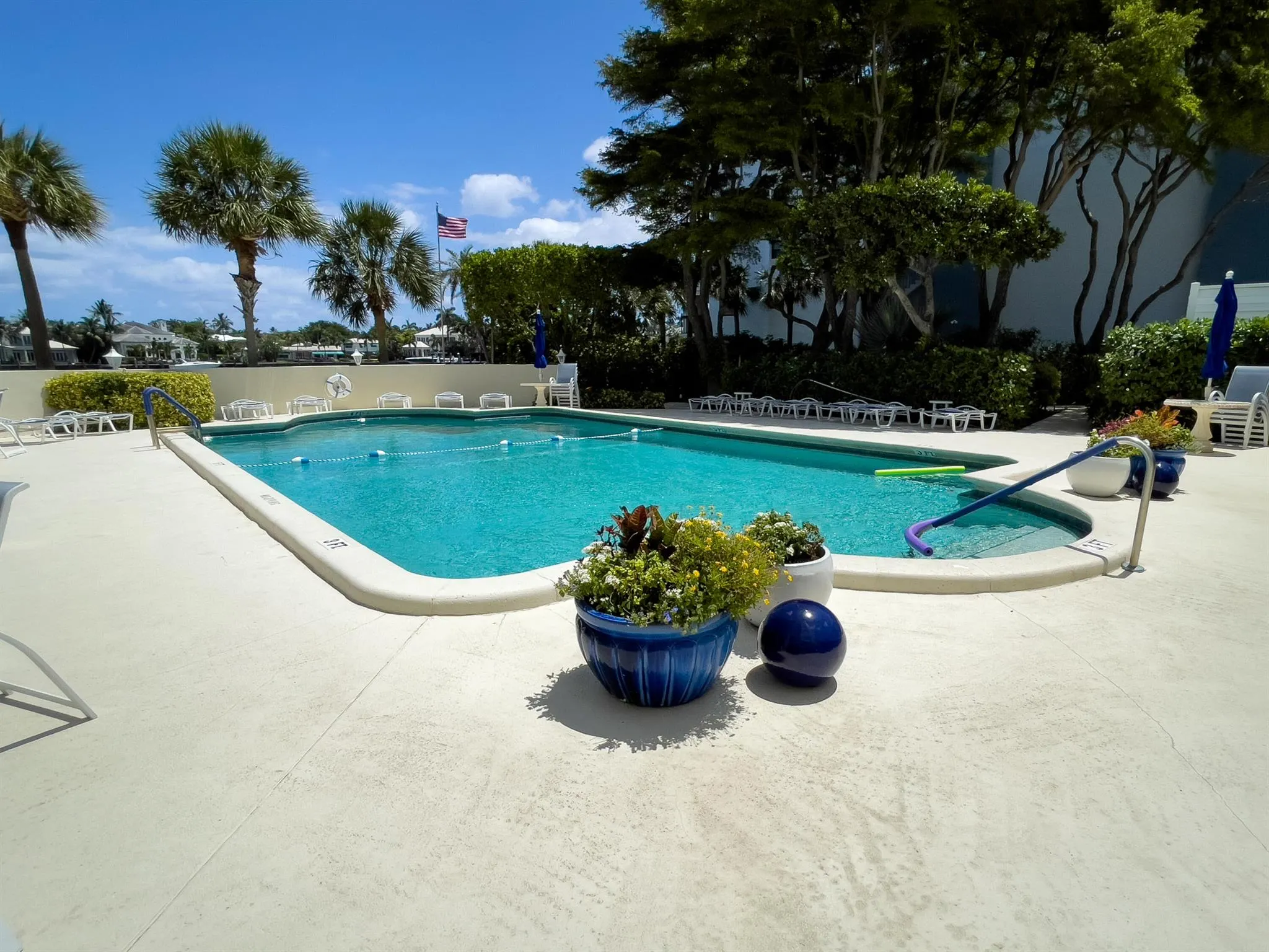 555 SE 6th Avenue, #7h